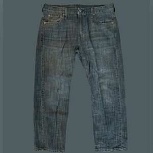 Dark wash Levi’s 569 new condition worn twice